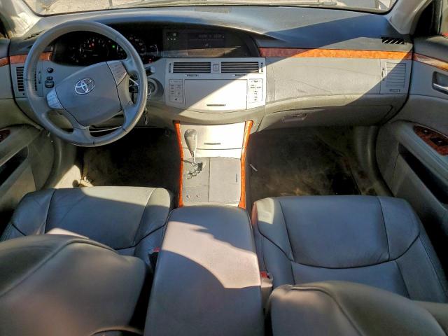 Toyota Avalon Xl Image 3