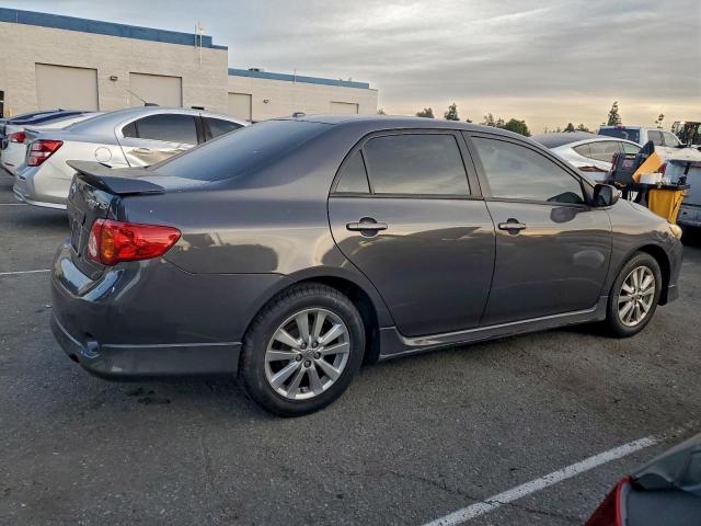 Toyota Corolla Base Image 13