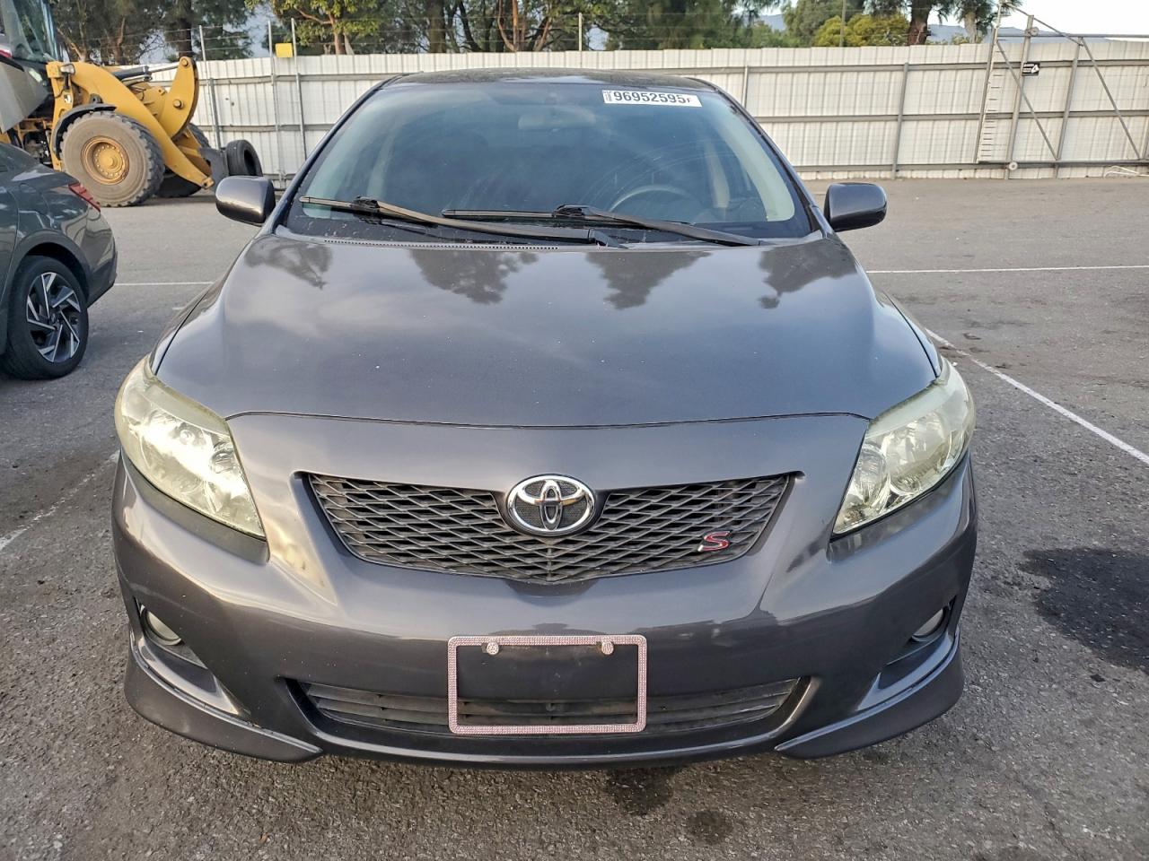 Toyota Corolla Base Image 3