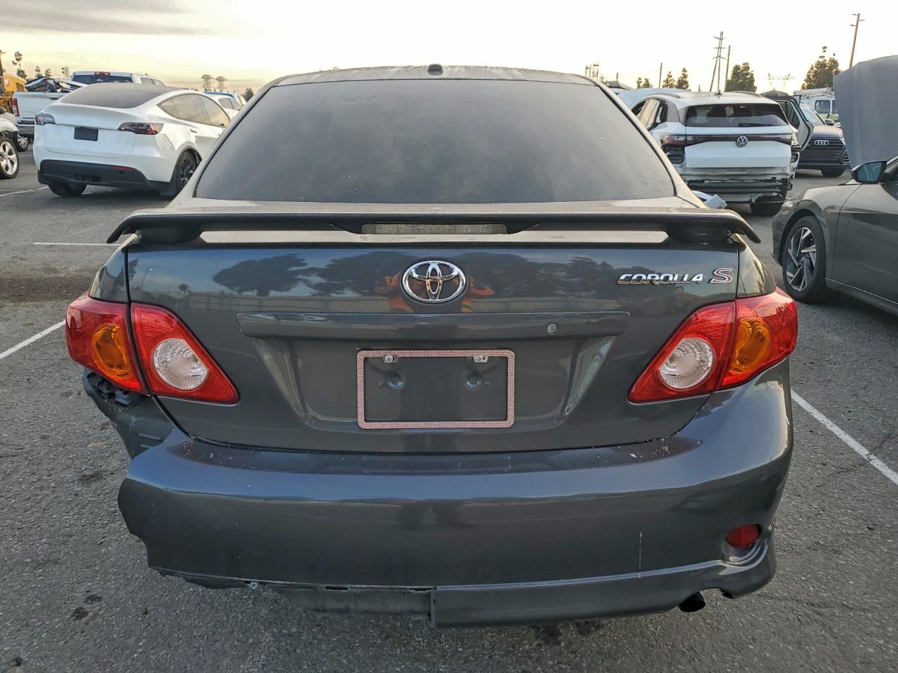 Toyota Corolla Base Image 6