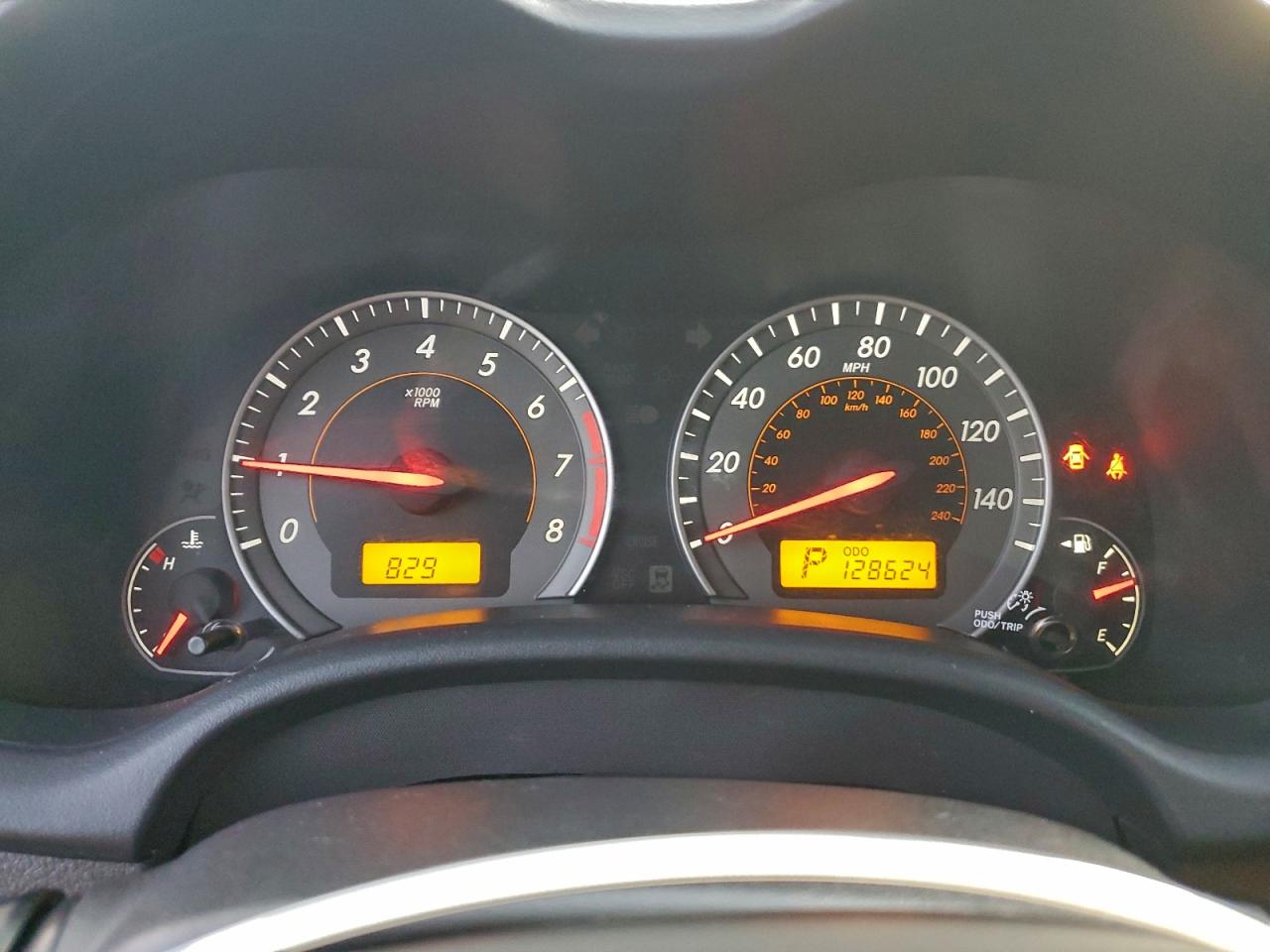 Toyota Corolla Base Image 7