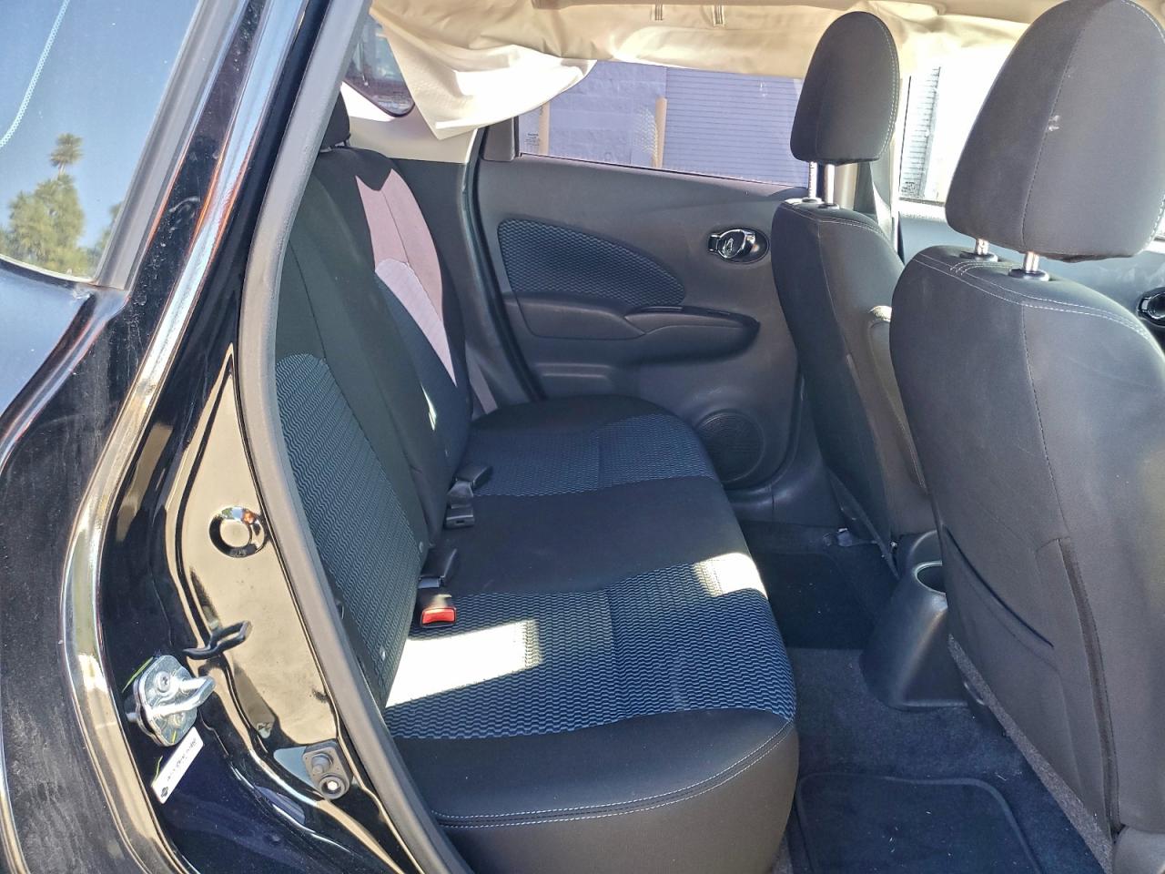 Nissan Versa S Image 7