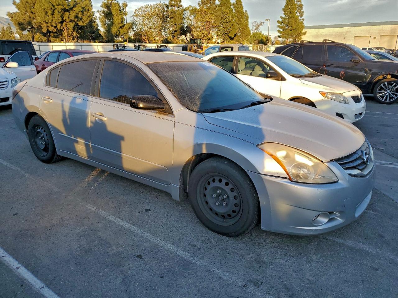 Nissan Altima Base Image 8