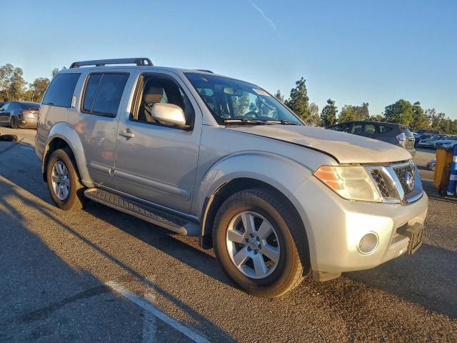 Nissan Pathfinder S Image 4