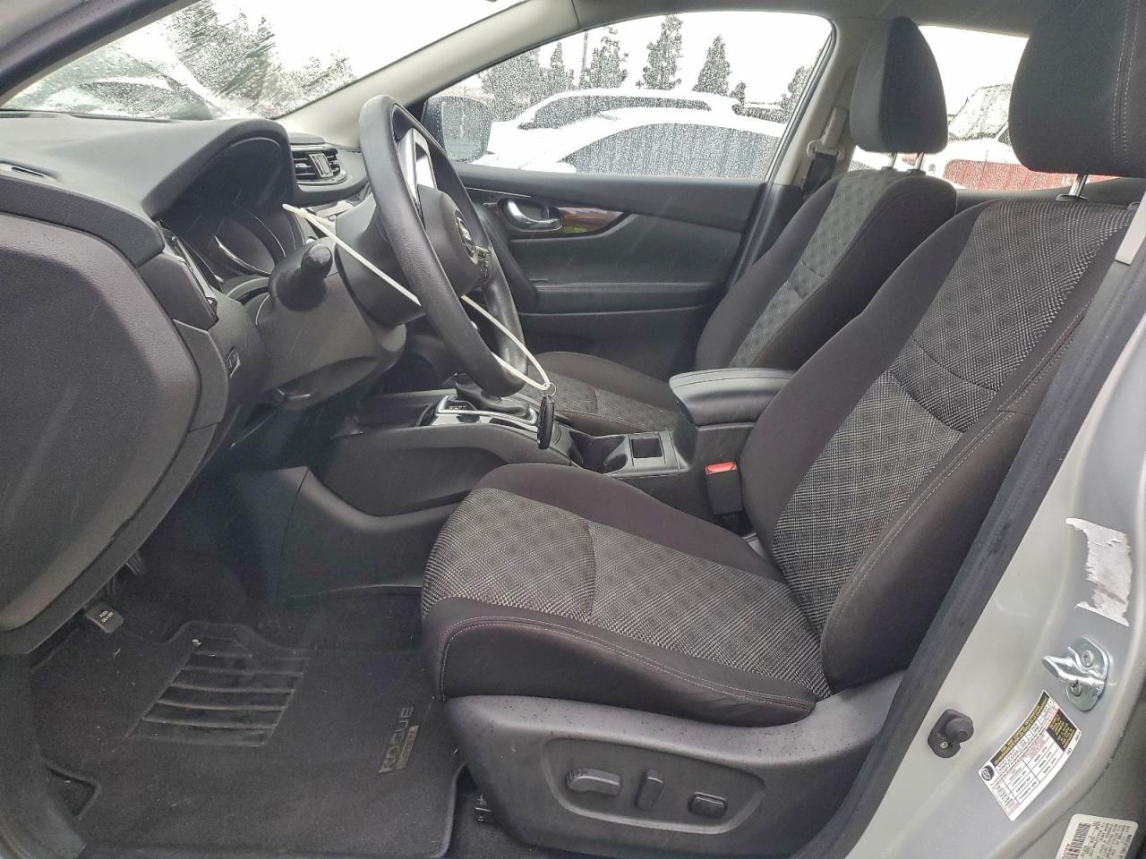 Nissan Rogue S Image 5