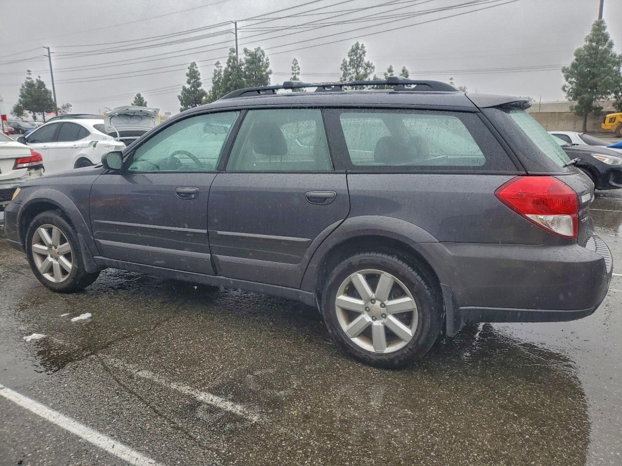 Subaru Outback 2.5i Limited Image 12