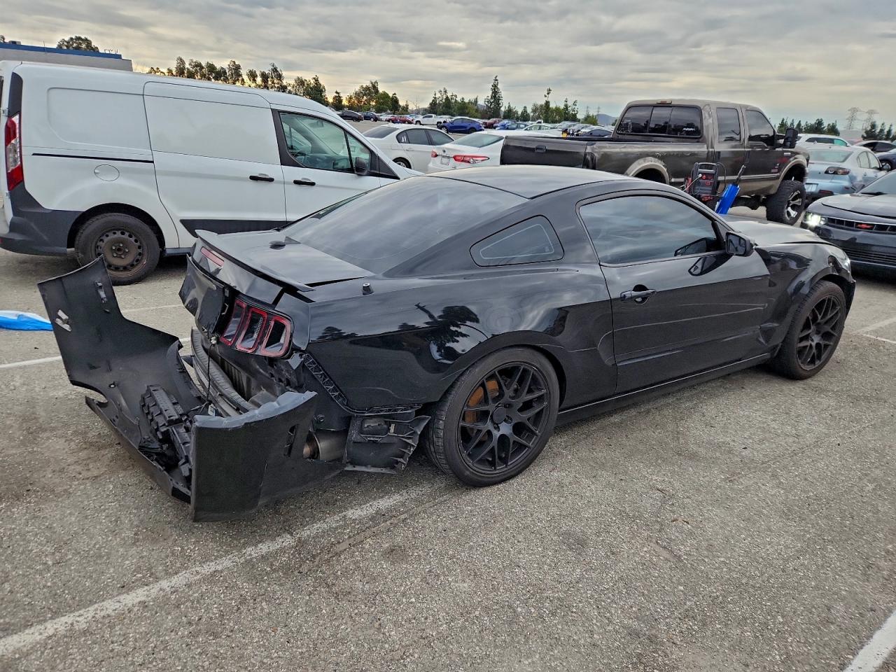 Ford Mustang Image 4