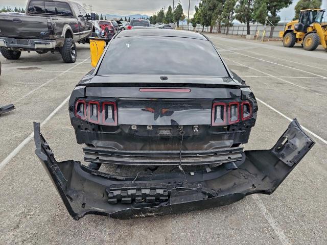 Ford Mustang Image 7