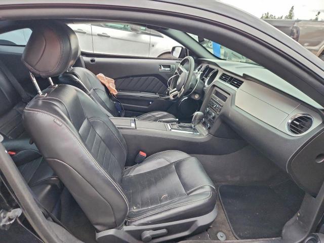 Ford Mustang Image 8