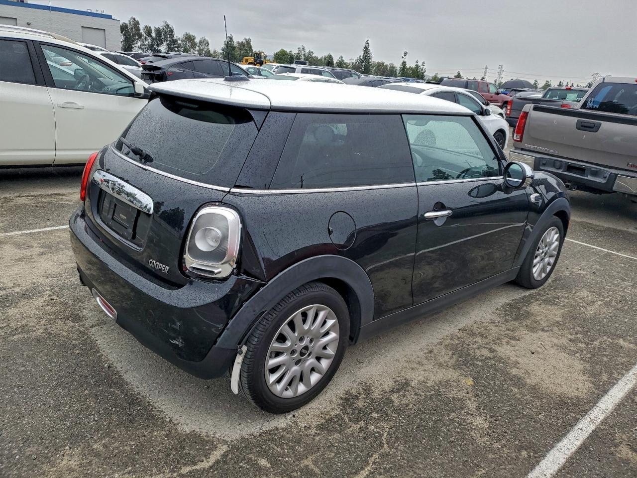 MINI Cooper Image 6