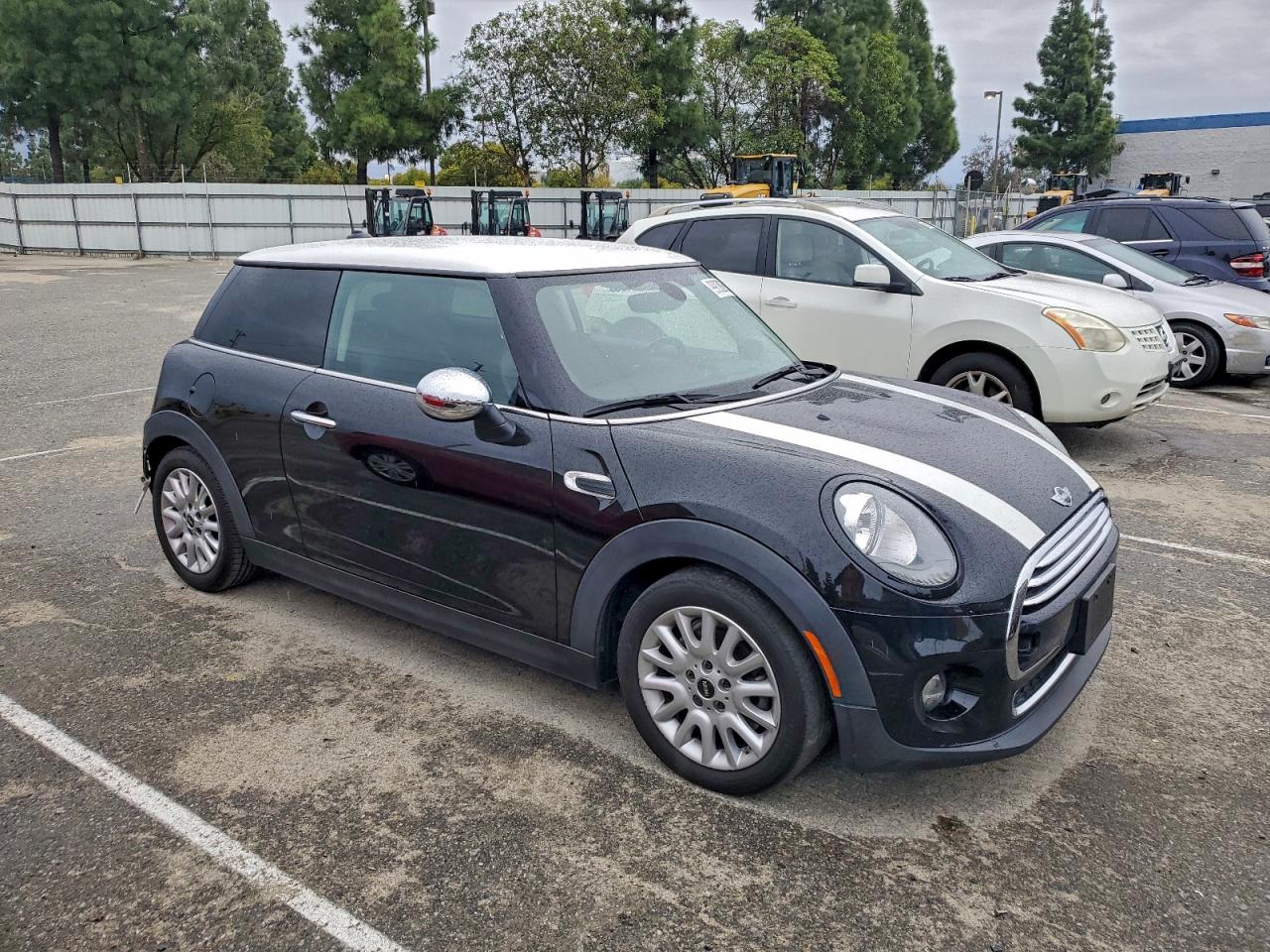 MINI Cooper Image 3