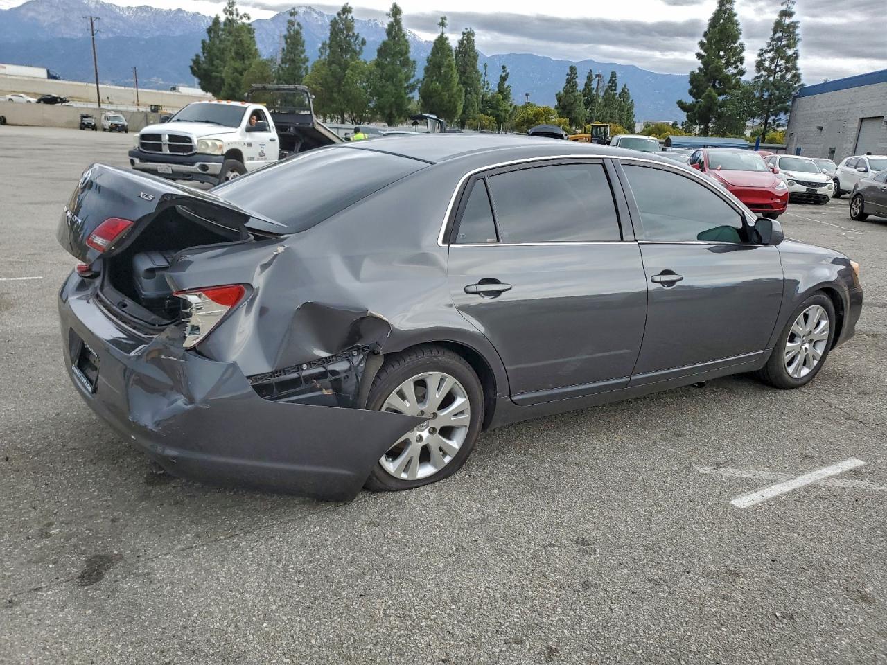 Toyota Avalon Xl Image 2