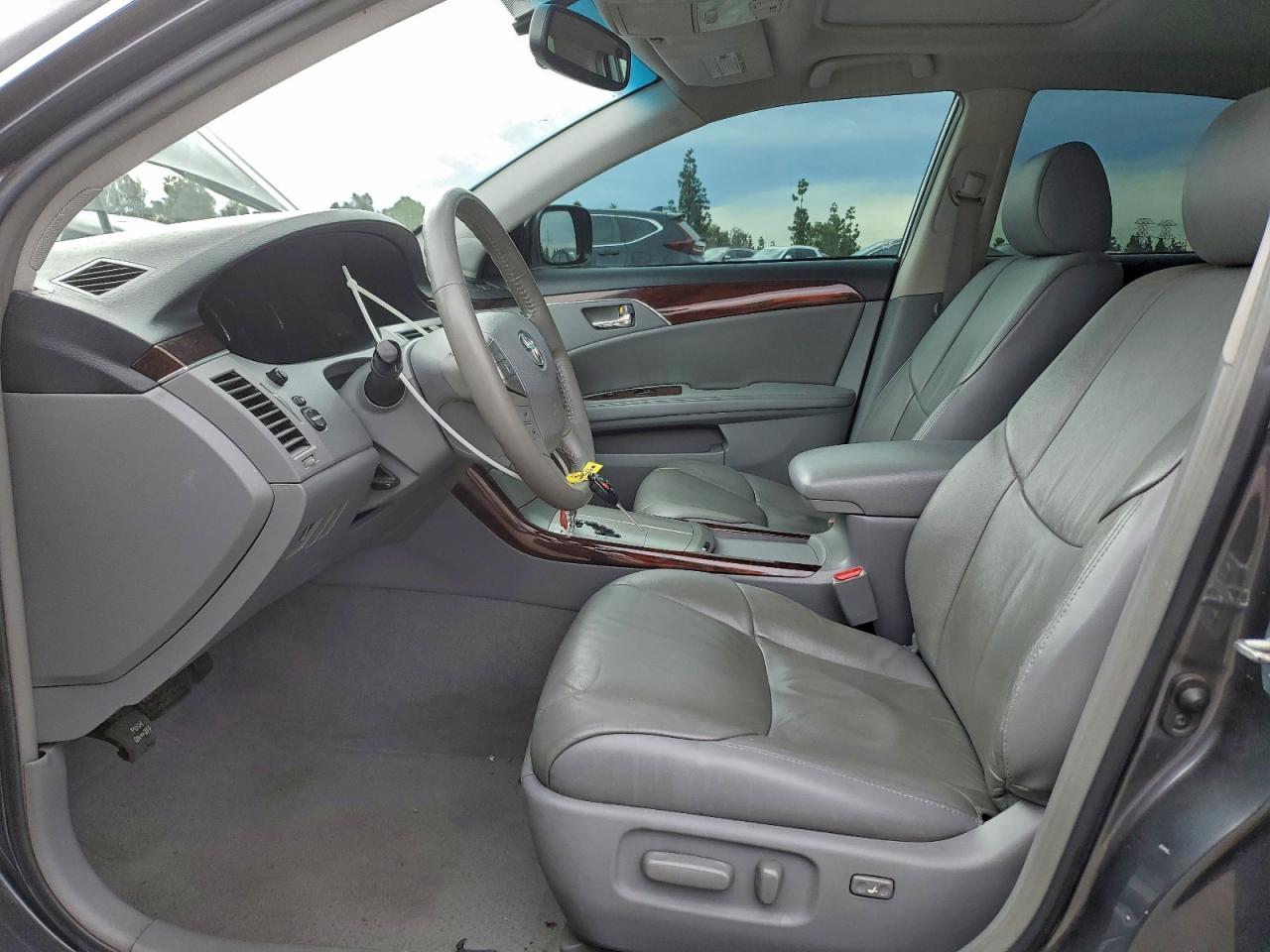 Toyota Avalon Xl Image 12