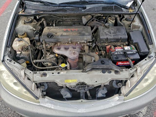 Toyota Camry Le Image 4