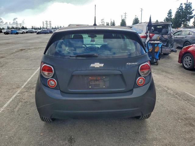 Chevrolet Sonic Ls Image 12