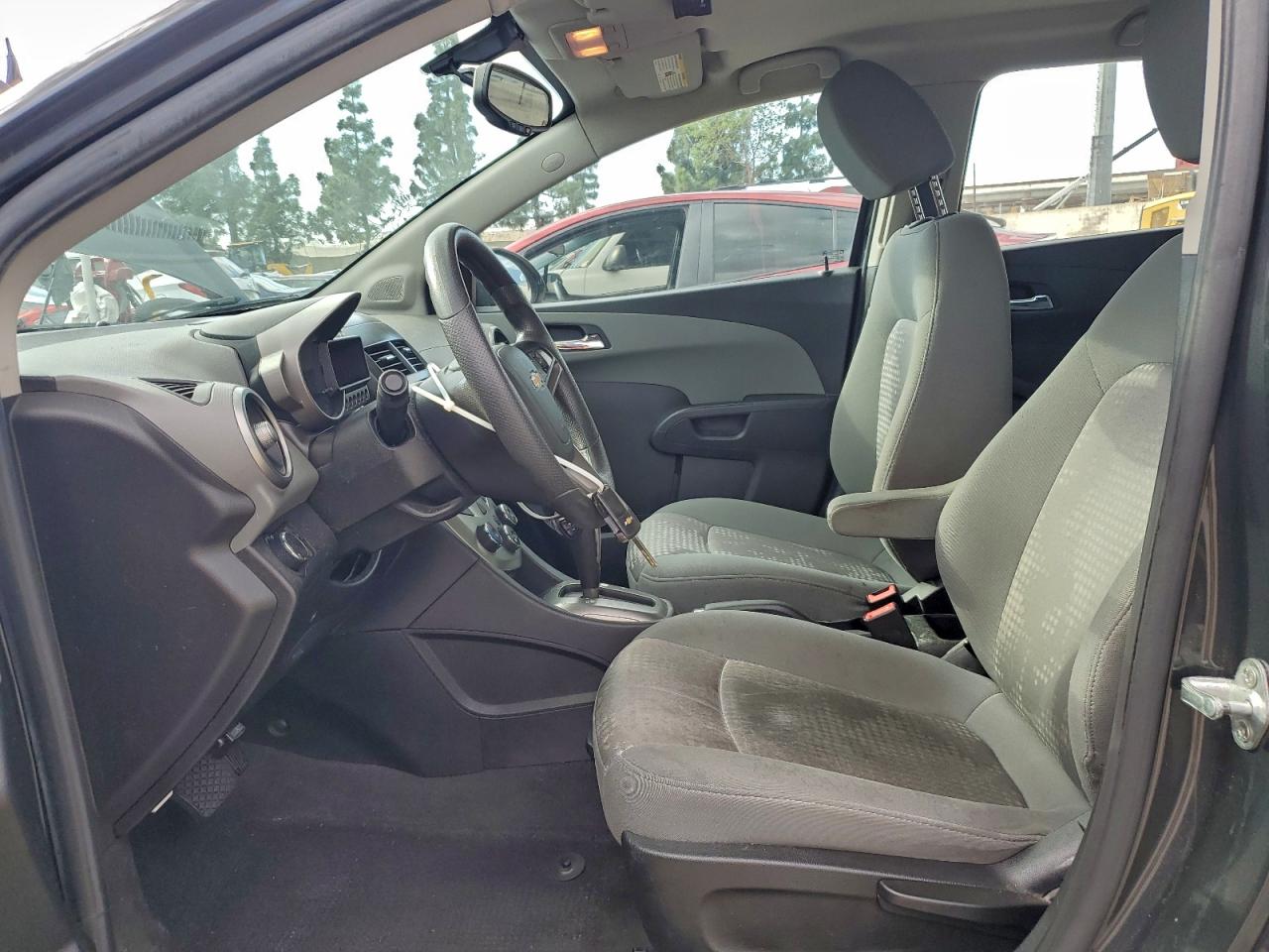 Chevrolet Sonic Ls Image 2