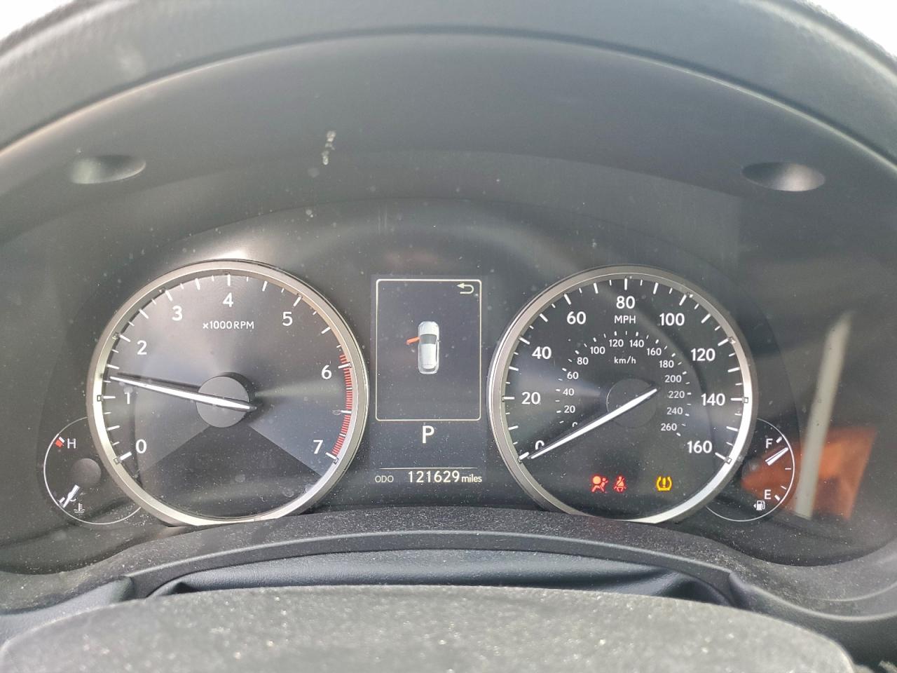 Lexus NX 300 Base Image 9