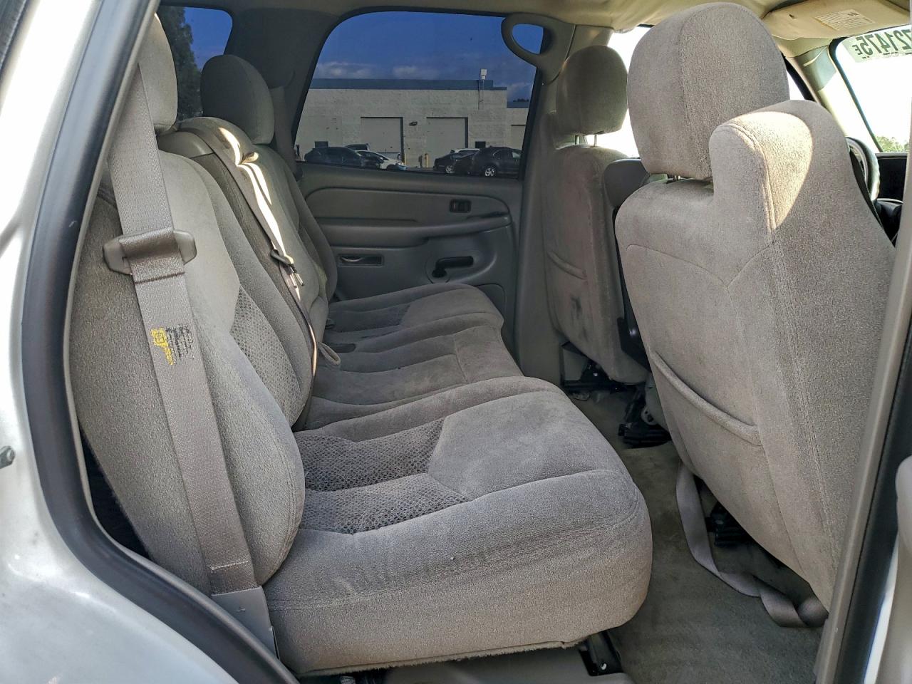 Chevrolet Tahoe C1500 Image 11