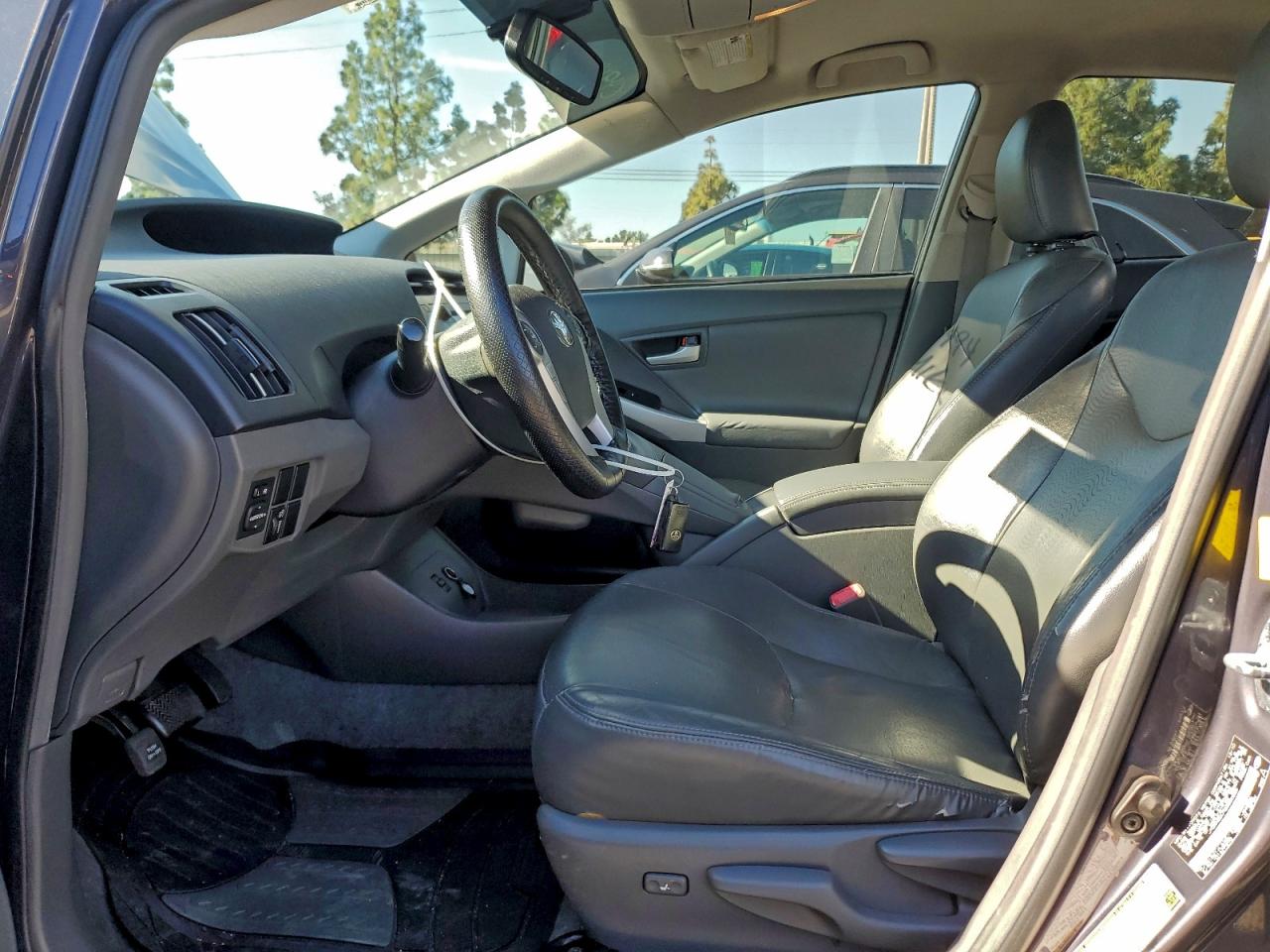 Toyota Prius Image 9