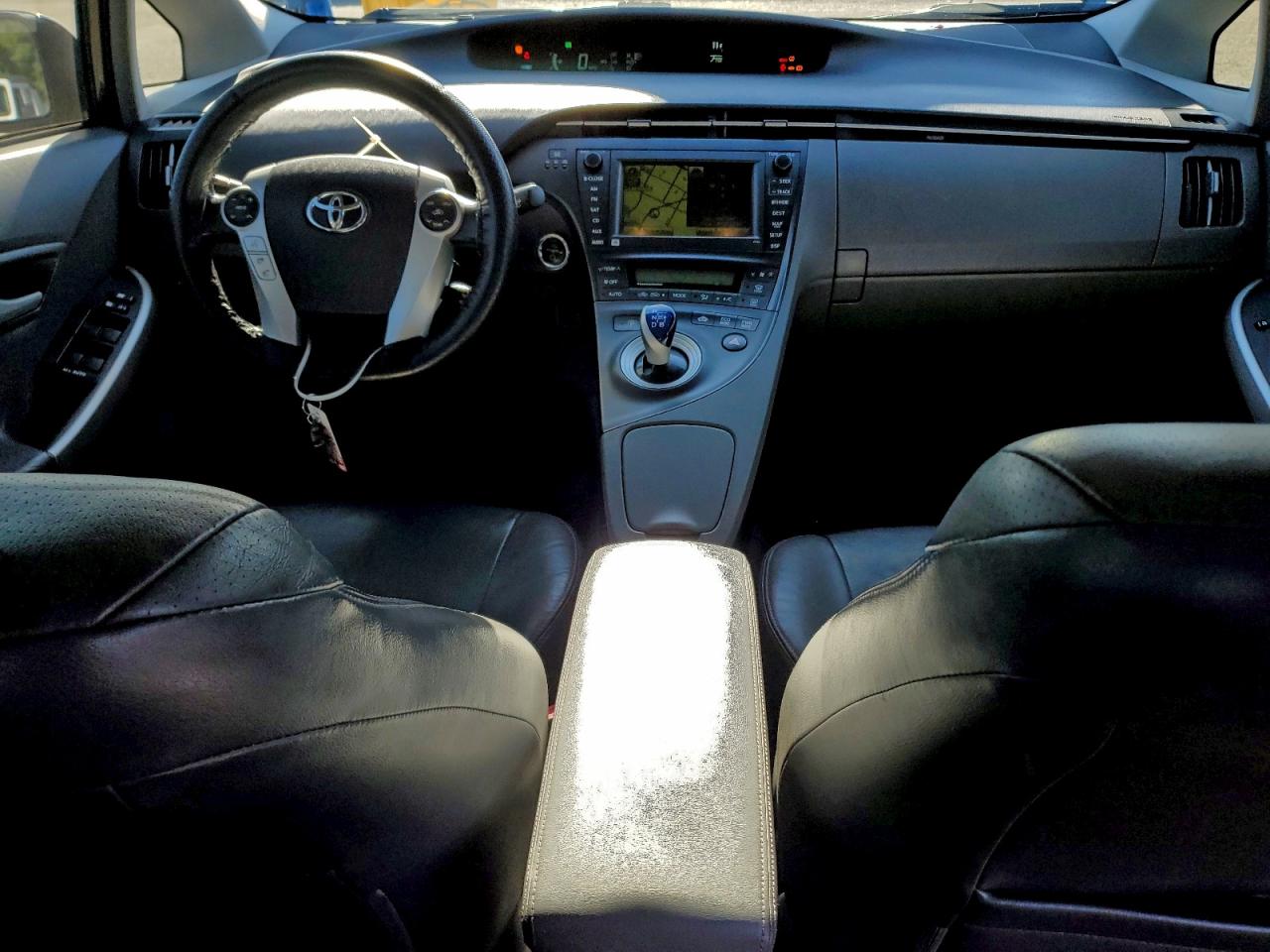 Toyota Prius Image 11