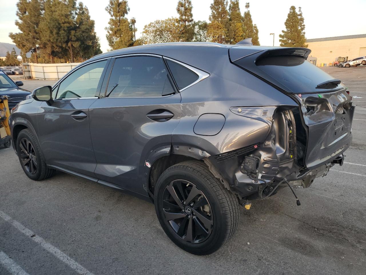 Lexus NX 300 Image 9