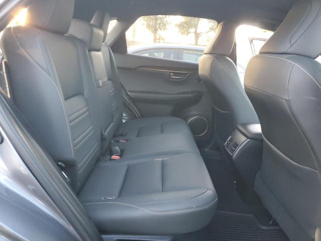 Lexus NX 300 Image 8