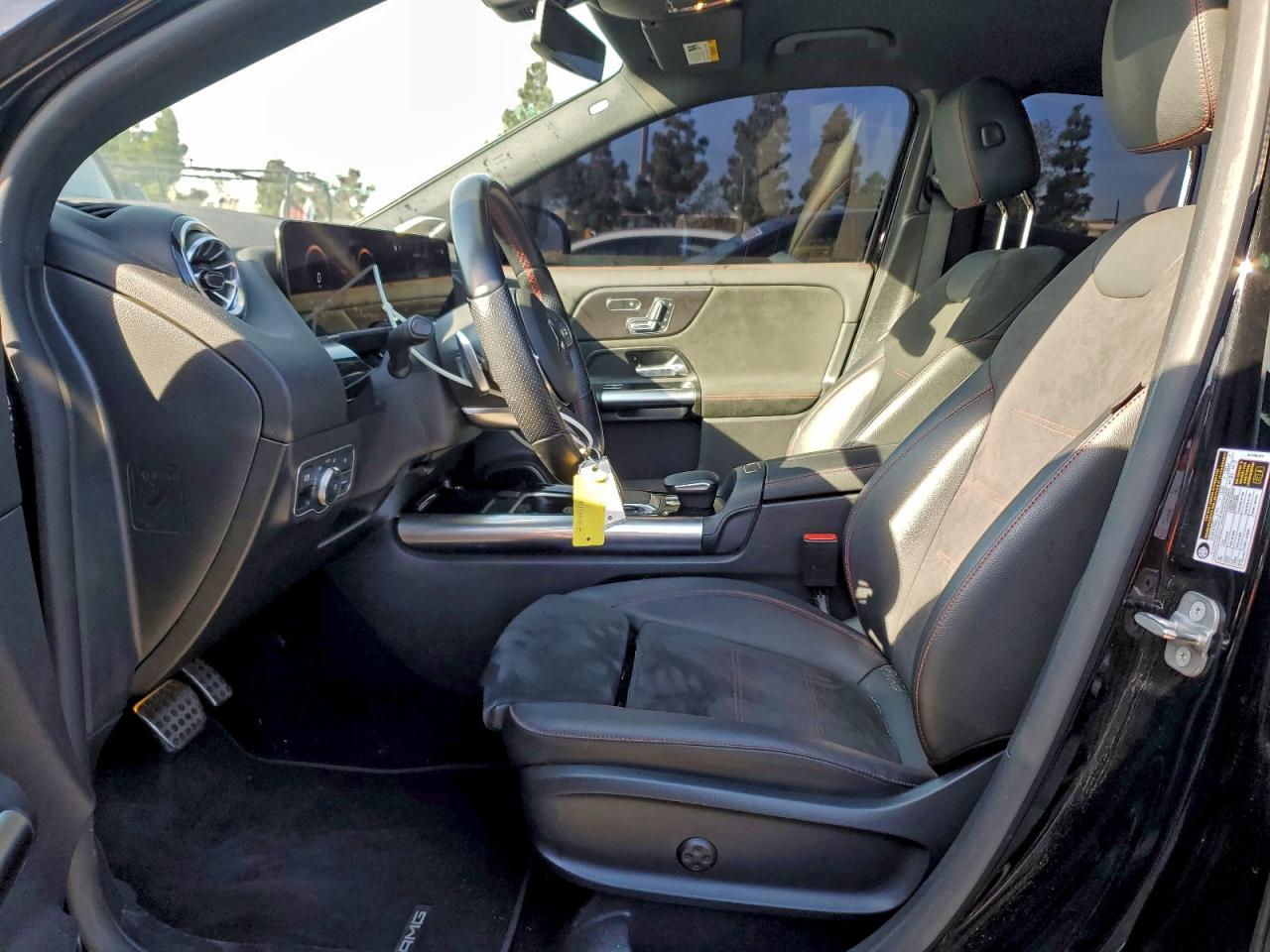 Mercedes-Benz GLA 250 Image 8