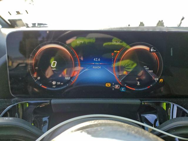 Mercedes-Benz GLA 250 Image 9