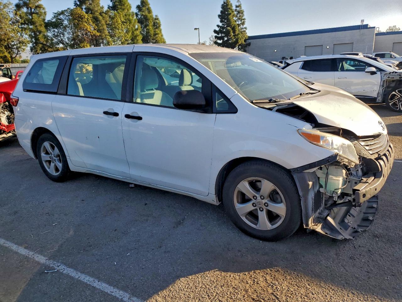 Toyota Sienna Image 8