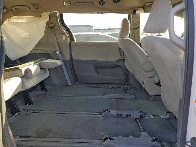 Toyota Sienna Image 14