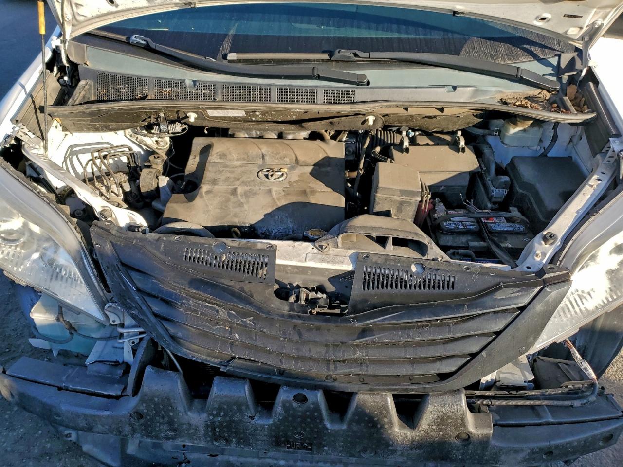 Toyota Sienna Image 13