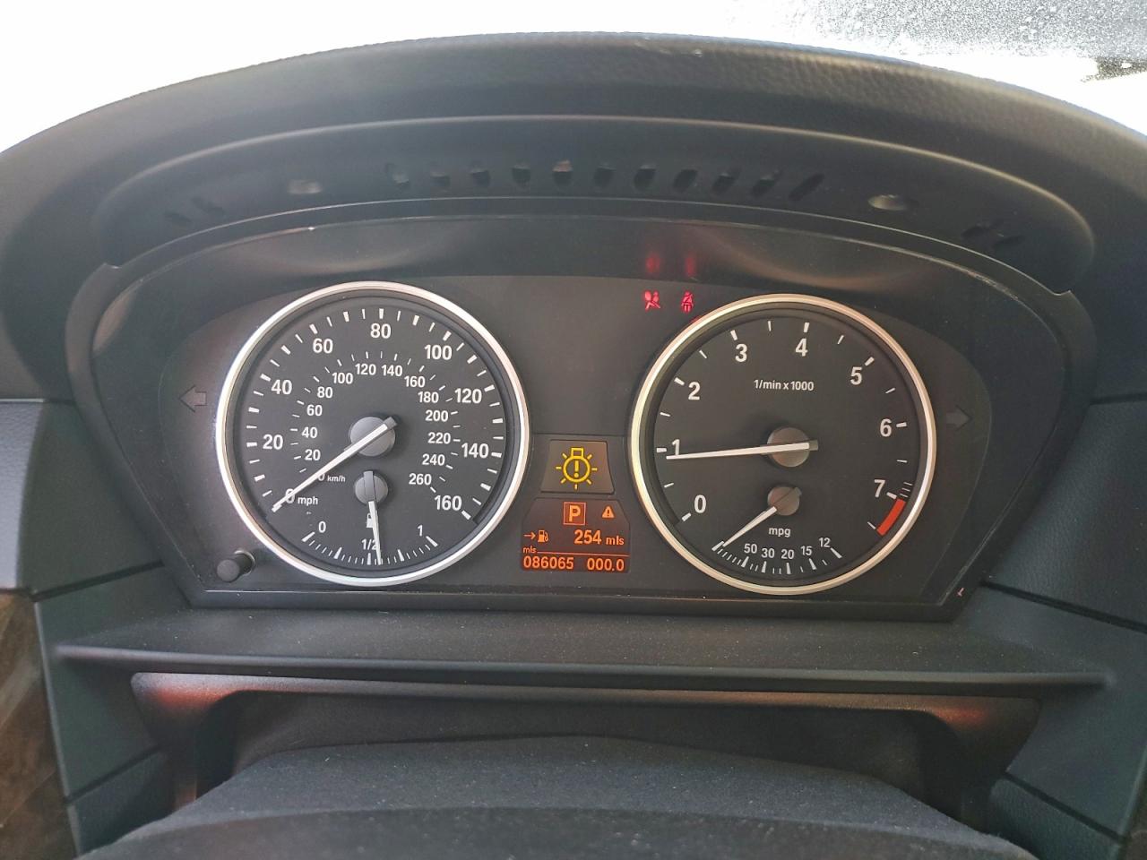 BMW 5 Series I Image 10