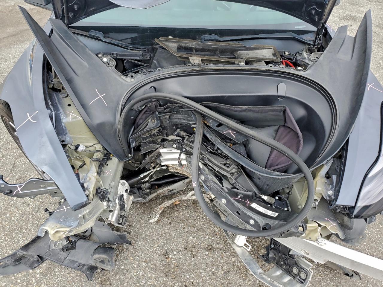 Tesla Model 3 Image 12