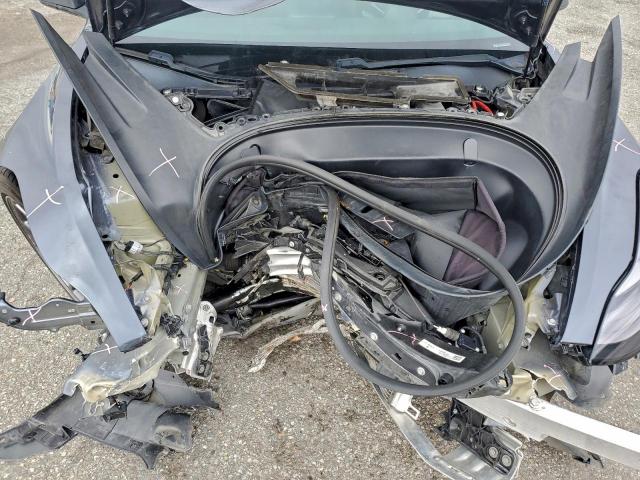 Tesla Model 3 Image 12