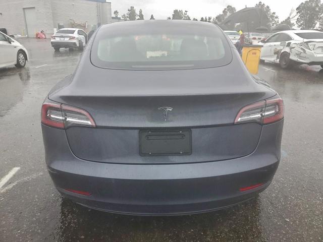 Tesla Model 3 Image 9