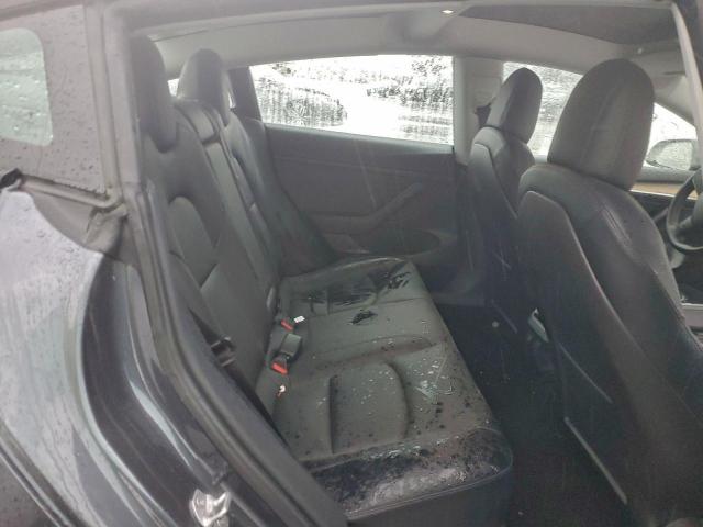 Tesla Model 3 Image 7