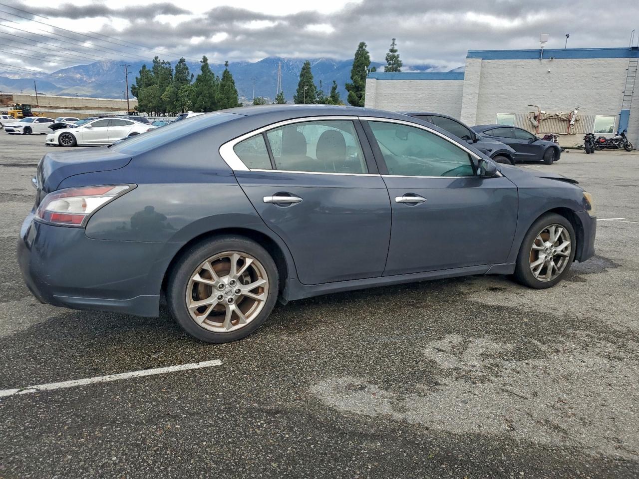 Nissan Maxima S Image 3