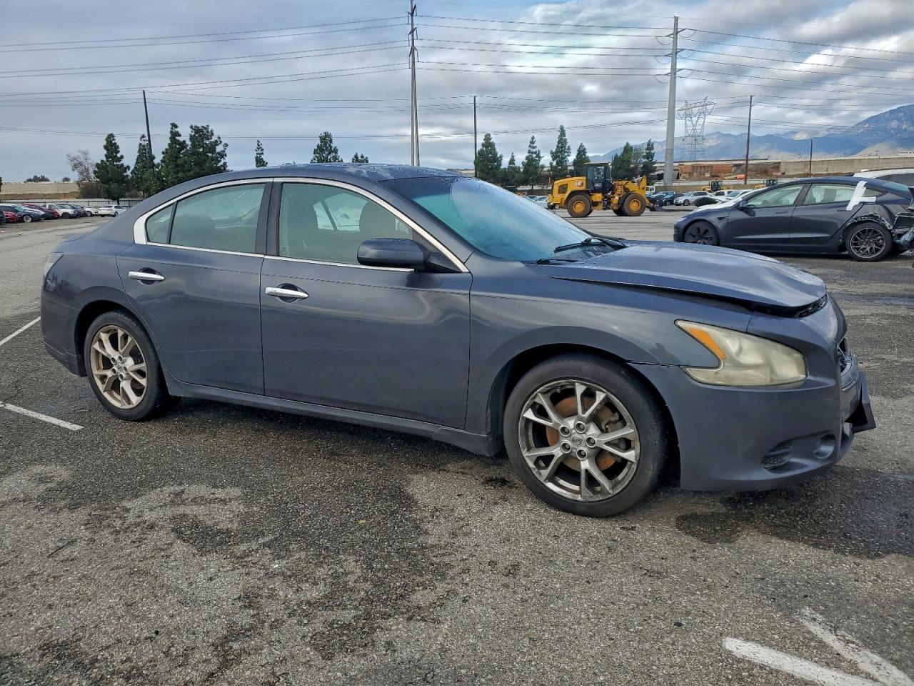 Nissan Maxima S Image 8