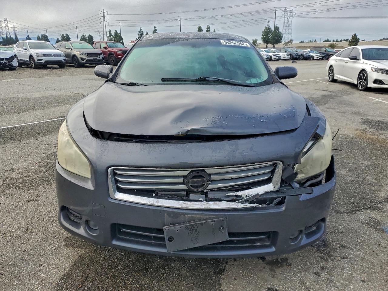 Nissan Maxima S Image 4