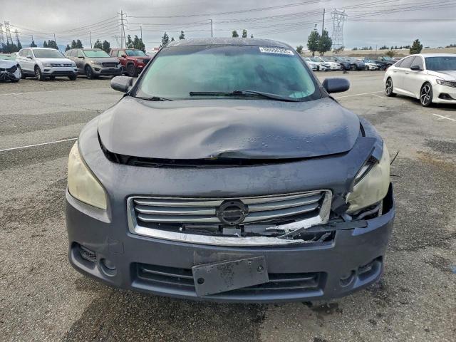 Nissan Maxima S Image 4