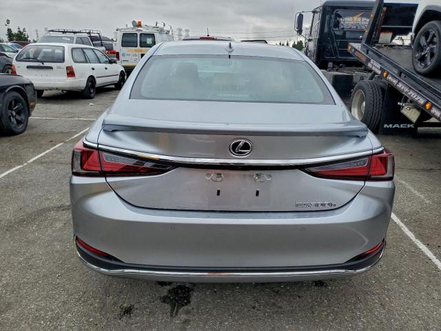 Lexus Es 300h Base Image 5