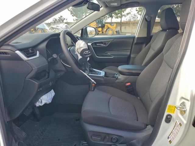 Toyota RAV4 Xle Image 10