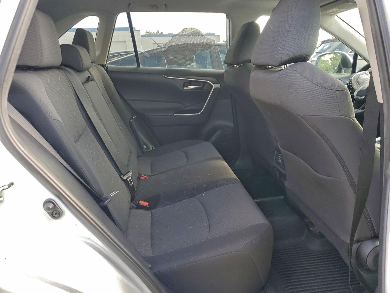 Toyota RAV4 Xle Image 8