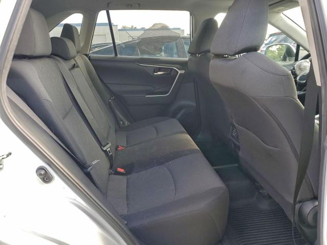 Toyota RAV4 Xle Image 8