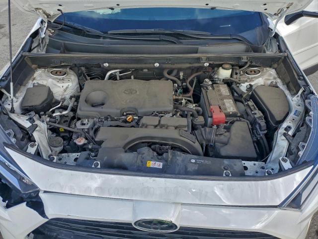 Toyota RAV4 Xle Image 5