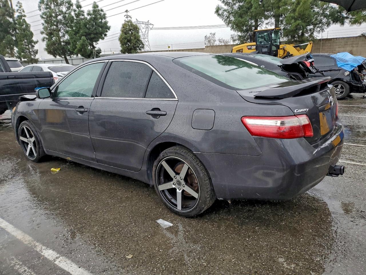 Toyota Camry Ce Image 2