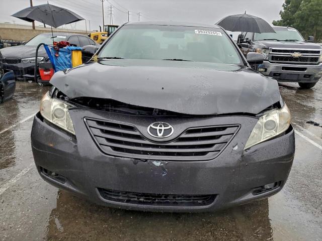 Toyota Camry Ce Image 9