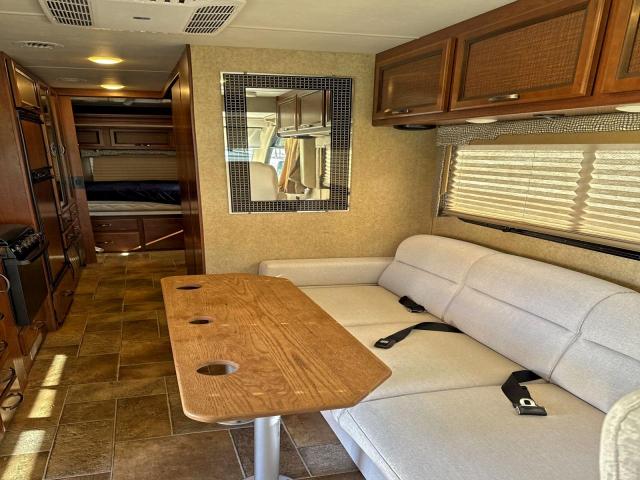 Ford Econoline E450 Super Duty Commercial Stripped Chassis Image 10