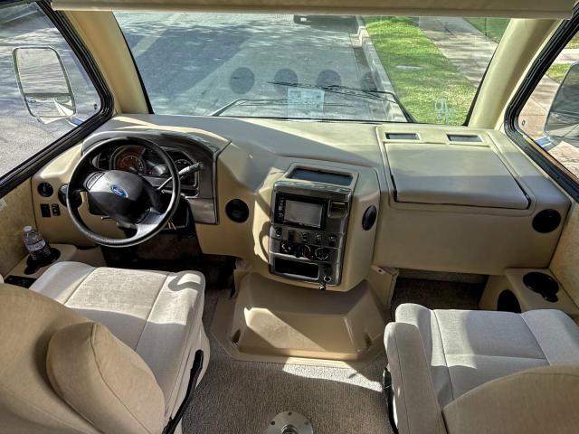 Ford Econoline E450 Super Duty Commercial Stripped Chassis Image 6