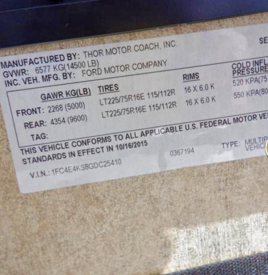 Ford Econoline E450 Super Duty Commercial Stripped Chassis Image 2